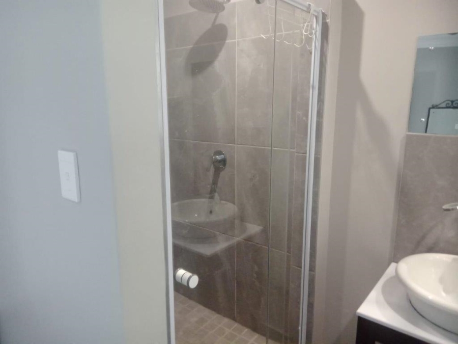 5 Bedroom Property for Sale in Wavecrest Eastern Cape